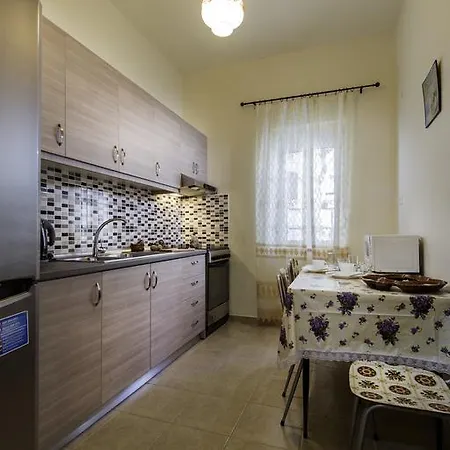 Georgias Apartament Charaki
